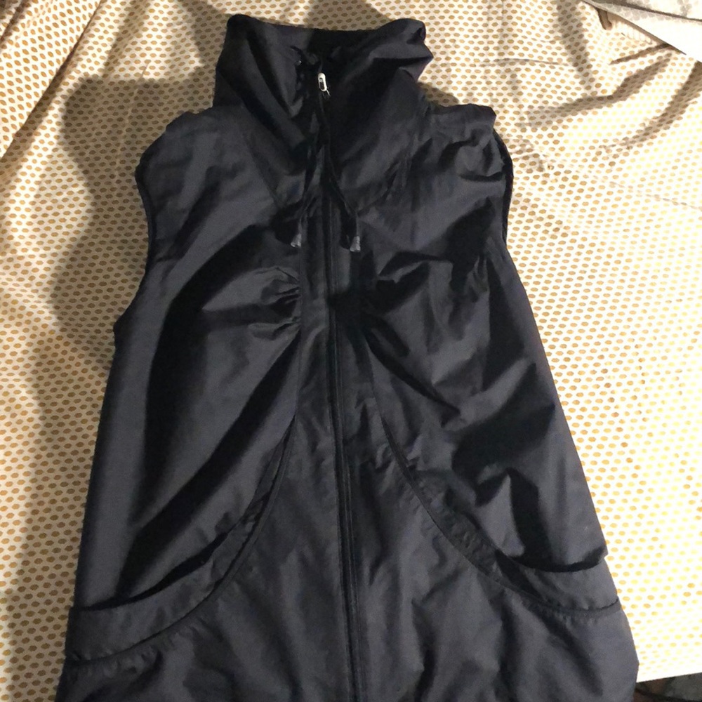 Black lululemon vest